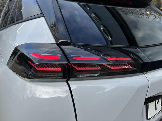 Peugeot 2008 1.2 Hybride Automaat 145 PK Allure | Navigatie | Keyless entry | Adaptieve Cruise Control | 360 Graden Camera | Parkeersensoren V+A | Hoge Zitpositie | Dode Hoek Detectie |Hybride Elektrisch rijden met Automaat | Climate Control | LED Verlichting | 17" L