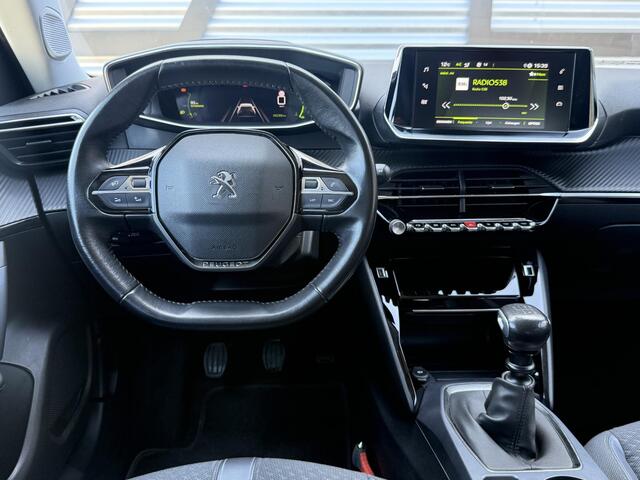 Peugeot 2008 1.2 PureTech Blue Lease Allure 2e Eigenaar|Navi|Camera|D-riem v.v. in 2026|Clima|Cruise|Carplay|APK tot 02-2028