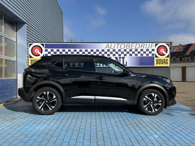 Peugeot 2008 1.2 CRUISE APPLE. CAMERA TREKH