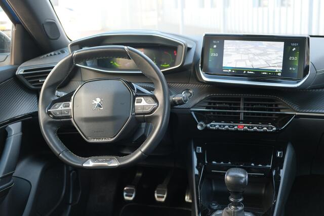 Peugeot 2008 1.2 PureTech GT-Line | Navi | Panoramadak | Camera | Cruise | 18" velgen