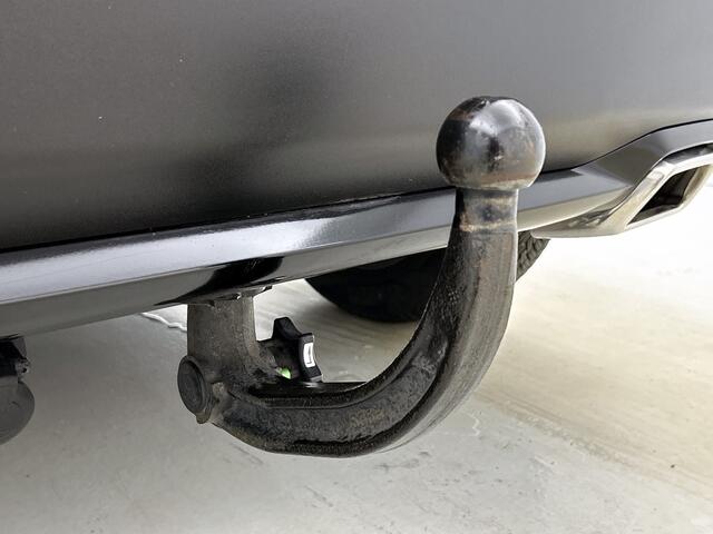 Peugeot 2008 130 PK Automaat Allure | Afneembare Trekhaak | Achteruitrijcamera Navigatiesysteem | Apple Carplay / Android Auto |