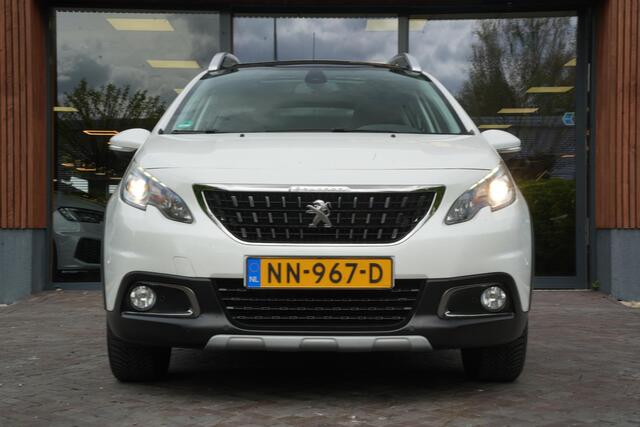 Peugeot 2008 1.2 PureTech Allure Pano Dakrail DAB Trekhaak Airco Stuurwielbed. Camera