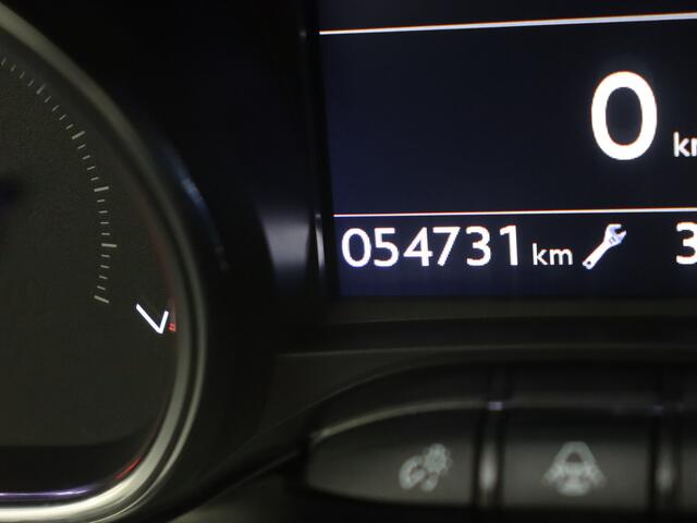 Peugeot 2008 1.2 PureTech Blue Lease Allure | Full Map Navigatie | Camera | Carplay | Climate Control | | TREKHAAK |