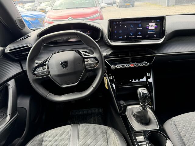 Peugeot 2008 Benzine 100 Pk * Draadloos Aple Carplay / Android Auto * Climate & Cruise Control * Parkeersensoren Voor en Achter * Vingerhoets; Vierde Generatie Eersteklas Service. Al meer dan 100 jaar een begrip in de Brabantse Kempen