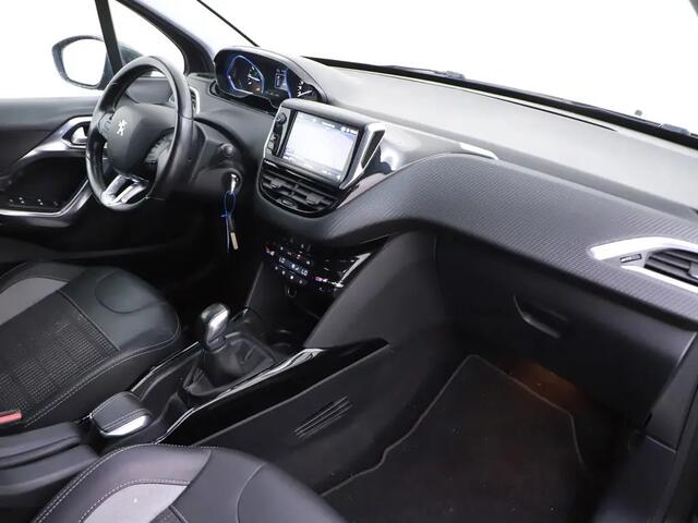 Peugeot 2008 1.2 PureTech Allure, lader, navigatie, ECC, trekhaak, keurige auto