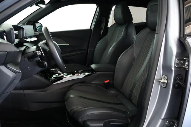 Peugeot 2008 1.2 PureTech GT / Panorama / 3D Cockpit / CarPlay / ACC