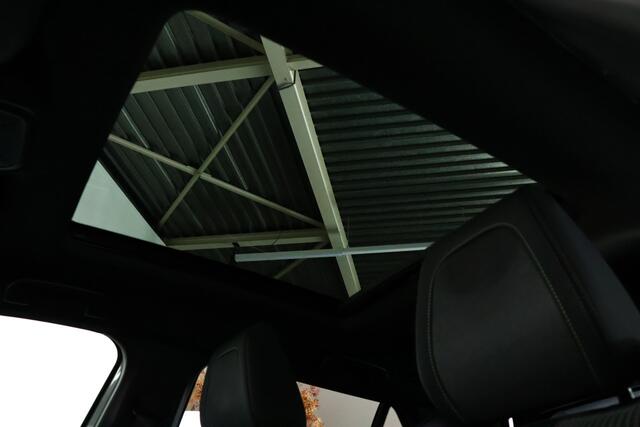 Peugeot 2008 1.2 PureTech GT / Panorama / 3D Cockpit / CarPlay / ACC
