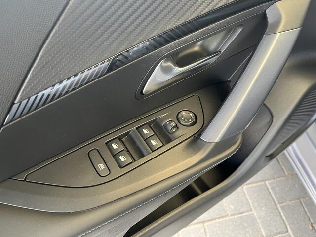 Peugeot 2008 1.2 PureTech Allure | Cruise Control | Carplay | Camera