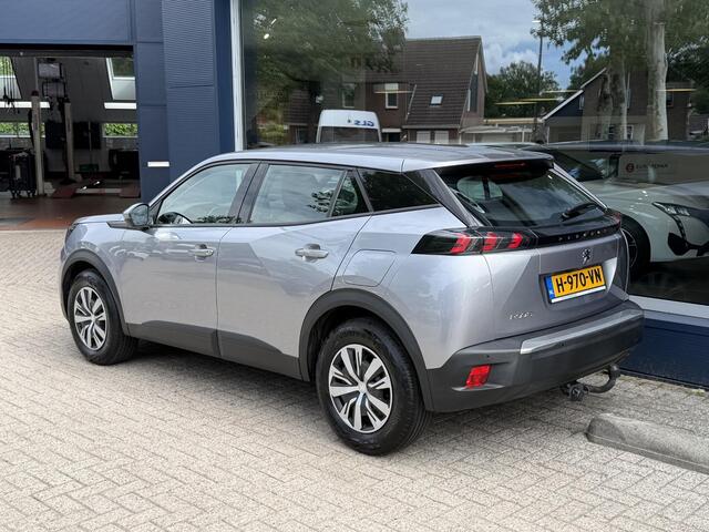 Peugeot 2008 1.2 Turbo 100 PK Active | Lage KM Stand: 24900 | Trekhaak 1250 KG | Navigatie | DAB Radio | Climate Control | Cruise control | Airco | LED Verlichting | Elektrisch Pakket | Parkeersensoren | Apple Carplay | Hoge Zitpositie |