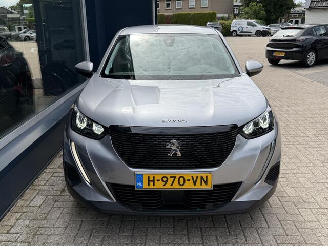 Peugeot 2008 1.2 Turbo 100 PK Active | Lage KM Stand: 24900 | Trekhaak 1250 KG | Navigatie | DAB Radio | Climate Control | Cruise control | Airco | LED Verlichting | Elektrisch Pakket | Parkeersensoren | Apple Carplay | Hoge Zitpositie |