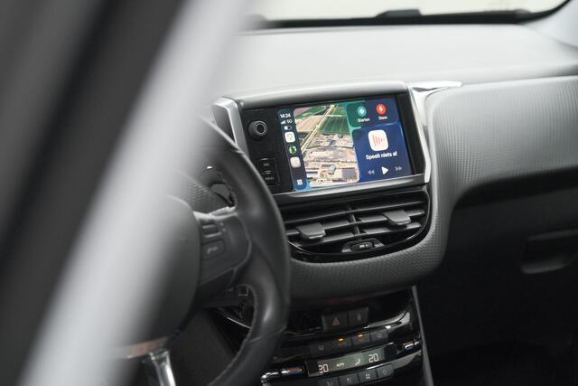 Peugeot 2008 PureTech 110 Allure | UNIEKE KLEUR! | Trekhaak | Camera | Apple Carplay | Parkeersensoren