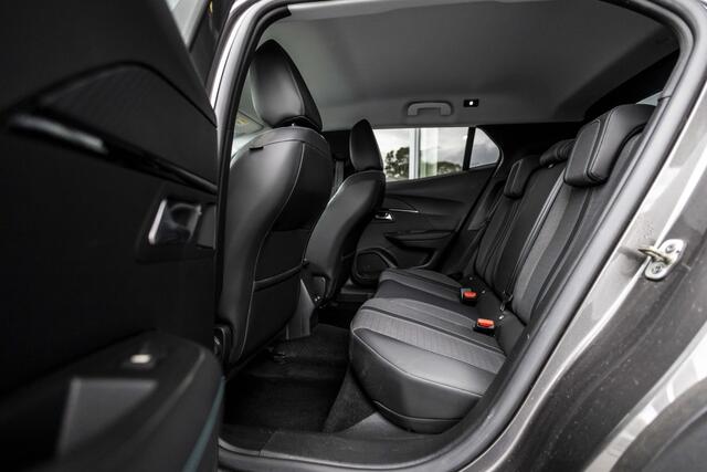 Peugeot 2008 1.2 PureTech 100 Allure | Trekhaak | LED | NL Auto