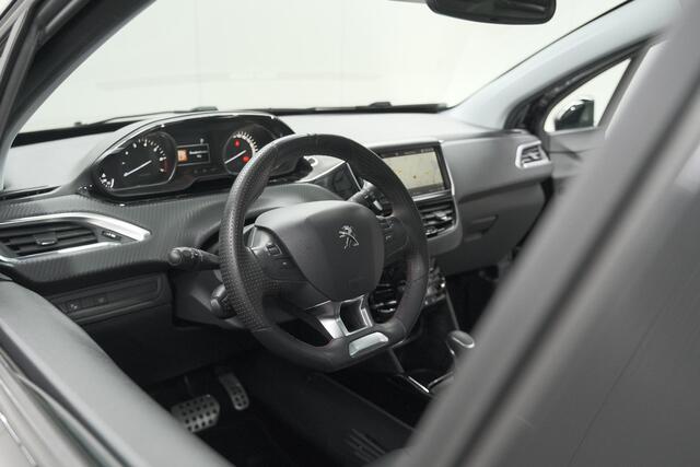 Peugeot 2008 PureTech 110 EAT6 GT Line | Trekhaak | Camera | Panoramadak | Allseason Banden