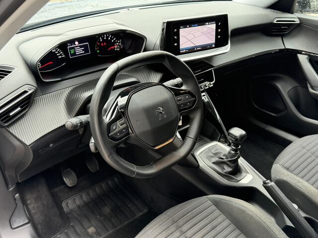 Peugeot 2008 1.2 Benzine 100 Pk. Style * Navigatie * Achteruitrij Parkeer Camera * L.M. Velgen * DAB Radio * Vingerhoets; Vierde Generatie Eersteklas Service. Al meer dan 100 jaar een begrip in de Brabantse Kempen.