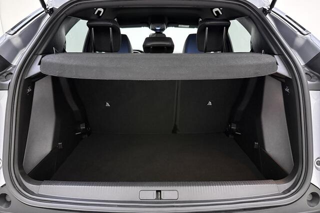 Peugeot 2008 1.2 Turbo 100 Allure | Adaptive Cruise Control | Draadloos Apple Carplay & Android Auto | Parkeersensoren voor & achter | 17'' Lichtmetalen velgen | Full LED