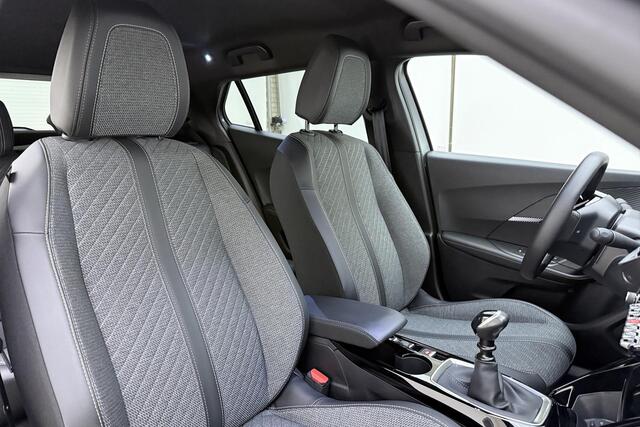 Peugeot 2008 1.2 Turbo 100 Allure | Apple Carplay/Android Auto | Parkeersensoren | Climate Control | Lichtmetalen velgen | DAB | Cruise Control |