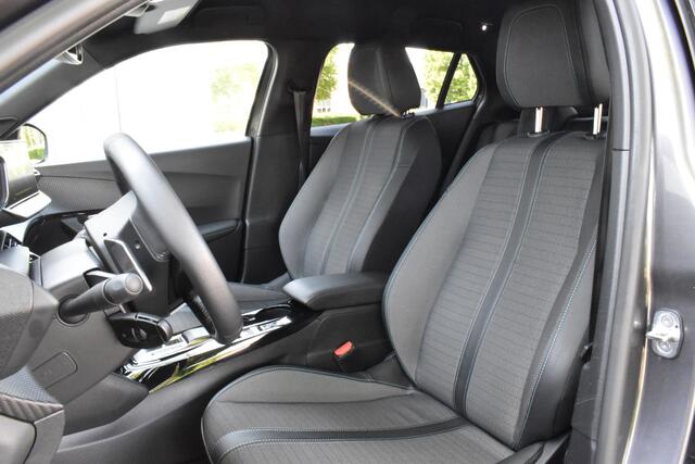 Peugeot 2008 PureTech 130 EAT8 Allure Pack Automaat | Trekhaak | Navigatie | Airco | Stoelverwarming |