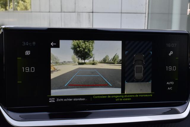 Peugeot 2008 PureTech 130 EAT8 Allure Pack Automaat | Trekhaak | Navigatie | Airco | Stoelverwarming |