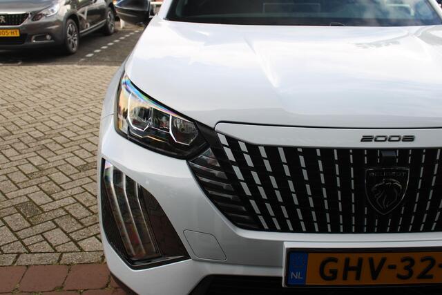 Peugeot 2008 1.2 130PK AUTOMAAT ALLURE | NAVIGATIE | DRAADLOZE APPLE CARPLAY/ANDROID AUTO | STOEL VERWARMING | DODEHOEK BEWAKING | LED KOPLAMPEN | 3-D INSTRUMENTENPANEEL | DAB+ RADIO | 360° CAMERA | KEYLESS ENTRY/START | ADAPTIVE CRUISE CONTROL |