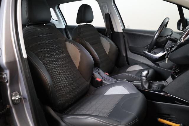 Peugeot 2008 PT 110 Allure Panoramdak | Navigatie | Parkeersensoren