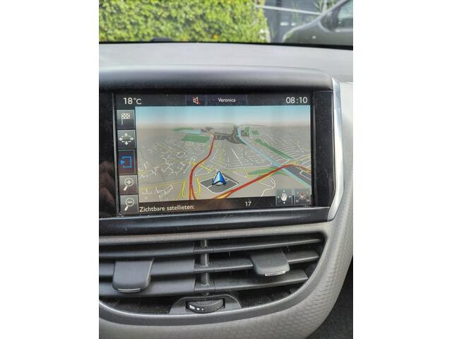Peugeot 2008 1.2 PureTech Allure