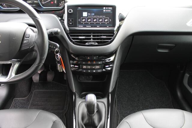 Peugeot 2008 1.2 PureTech Allure Uitv. NAVIGATIE