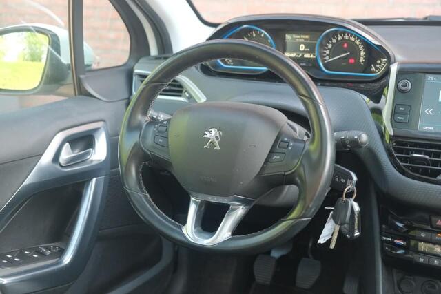 Peugeot 2008 1.2 PureTech 130pk Blue Lease Allure | Navi | App Connect | Climate | Cruise | Camera | Panoramadak