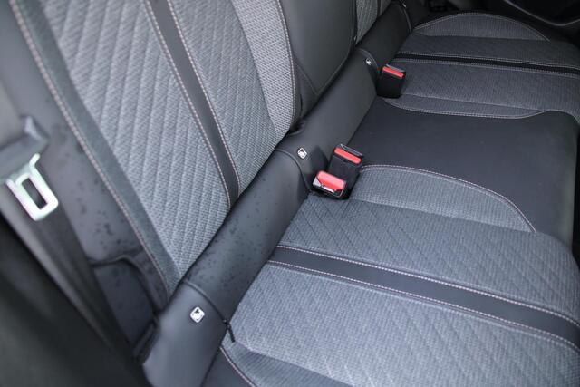 Peugeot 2008 1.2 PureTech 100 Allure Airco Carplay Rondom sensoren 17539km Nieuwstaat