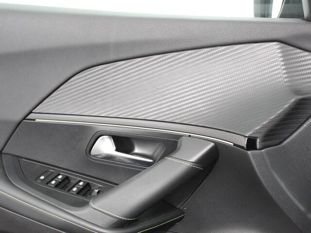 Peugeot 2008 1.2 PureTech 130pk Automaat GT Climate Control Camera Achter Navigatie Apple Carplay / Android auto Digitale Cockpit Velgen 17 inch
