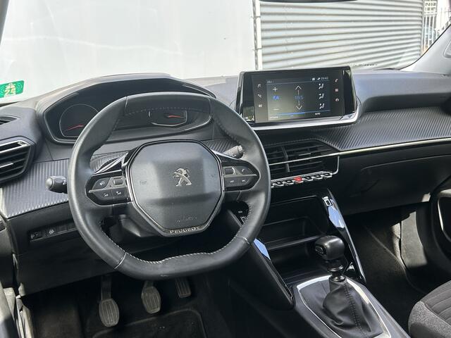 Peugeot 2008 BWJ 2022 | 1.2T 101PK Active Pack NWE DISTRIBUTIE | CLIMA | PDC | NAVI | CRUISE | CARPLAY | LICHTMETAAL |