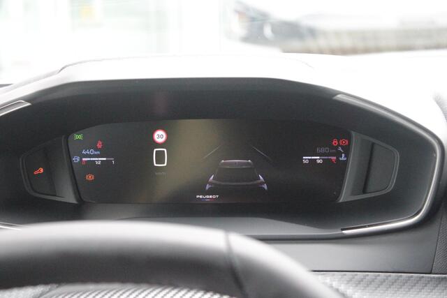 Peugeot 2008 1.2 100PK ALLURE | ACHTERUITRIJ CAMERA | NAVIGATIE | DRAADLOZE APPLE CARPLAY/ANDROID AUTO | PARKEERSENSOREN VOOR + ACHTER | CRUISE CONTROL | DAB+ RADIO | CLIMATE CONTROL | 17" LICHTMETALEN VELGEN | UNIEKE KM STAND! |