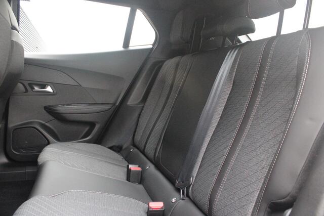 Peugeot 2008 1.2 100PK ALLURE | ACHTERUITRIJ CAMERA | NAVIGATIE | DRAADLOZE APPLE CARPLAY/ANDROID AUTO | PARKEERSENSOREN VOOR + ACHTER | CRUISE CONTROL | DAB+ RADIO | CLIMATE CONTROL | 17" LICHTMETALEN VELGEN | UNIEKE KM STAND! |