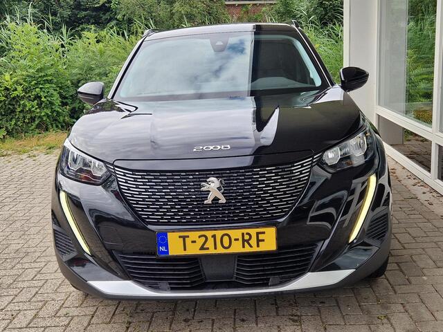 Peugeot 2008 1.2T 130pk Automaat Allure Pack | Trekhaak | Achteruitrijcamera | Stoelverwarming | Climate & Cruise Control | AppleCarplay/Android Auto |