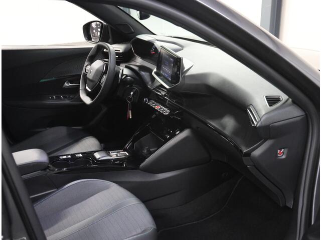 Peugeot 2008 1.2 130PK Allure Pack | AppleCarPlay/AndroidAuto | AUTOMAAT | Climate Control | Cruise Control | Keyless | FULL LED | Navigatie | LMV | Parkeersensoren | Privacy Glass | Isofix |