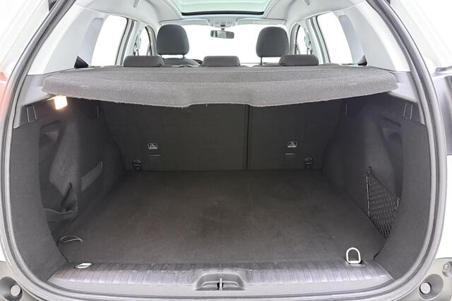 Peugeot 2008 1.2 PureTech Blue Lion | Trekhaak | Cruise control | Panoramadak |Navigatie | Airco | Parkeersensoren | Apple carplay/Android auto | Lederen stuurwiel |