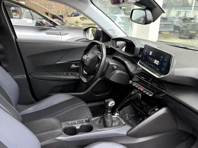 Peugeot 2008 1.2T 130pk Allure | Achteruitrijcamera | Dealeronderhouden | Navigatie | Parkeersensoren | Privacy Glass | Cruise Control | Apple Carplay/Android Auto