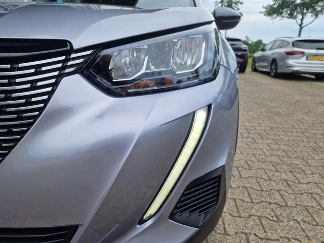 Peugeot 2008 1.2 PureTech Allure Pack Luxe uitvoering | 1e Eigenaar | Hoge instap | Trekhaak | Navigatie | Cruisecontrole | Led dagrijverlichting