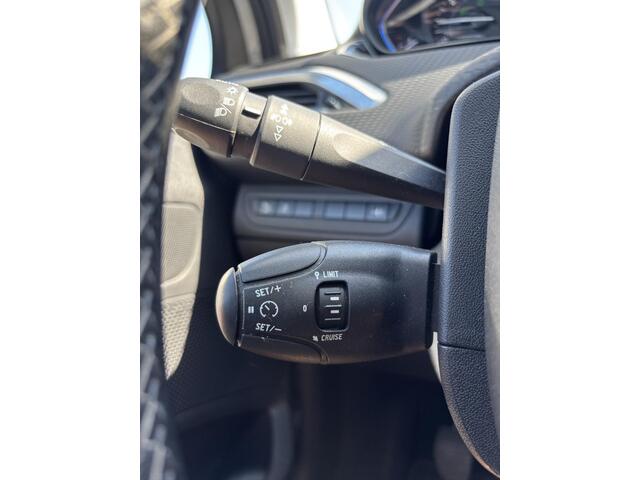 Peugeot 2008 1.2 PureTech Allure |Cruise|Climate|
