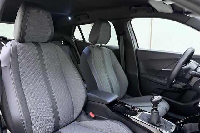 Peugeot 2008 1.2 Turbo 100 Allure | Draadloos Apple Carplay/Android Auto | Parkeersensoren | Privacy Glass | Lichtmetalen velgen |