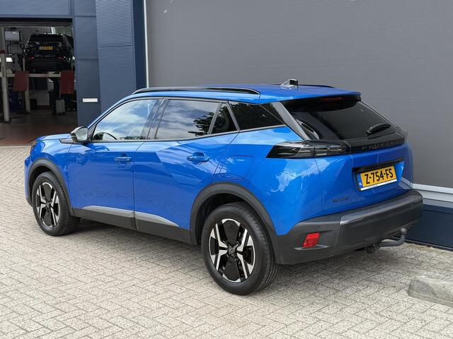 Peugeot 2008 1.2 Turbo 100 PK Allure | Facelift Model | Trekhaak 1200KG | Navigatie | LED Verlichting | Cruise Control | Hoge Zitpositie | Parkeersensoren Voor en Achter | DAB | Digitaal Dashboard | Half Lederen stoelen | Lichtmetalen Velgen 17 inch |