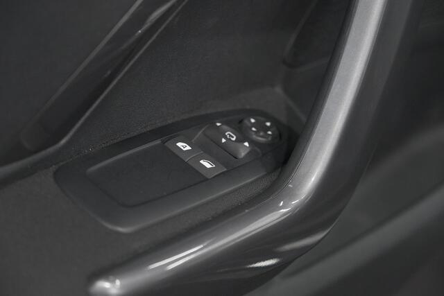 Peugeot 2008 PureTech 82 Active | Lage KM | Trekhaak | Navigatie | Parkeersensoren | Climate Control |Apple Carplay