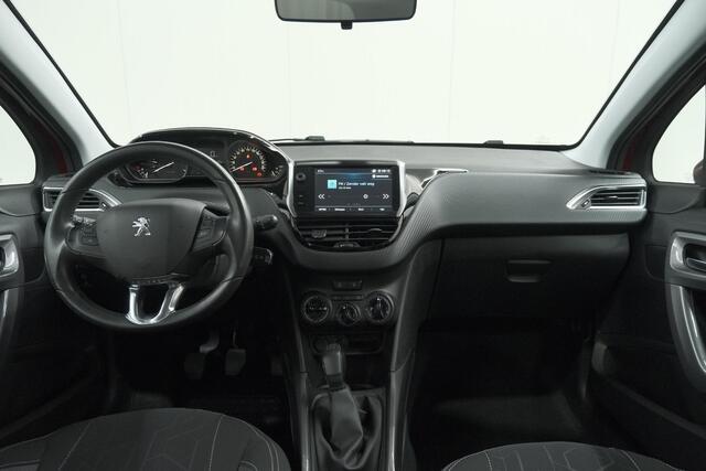 Peugeot 2008 PureTech 110 Blue Lion | Trekhaak | Apple Carplay | Cruise Control | Parkeersensoren