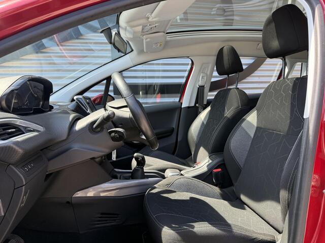 Peugeot 2008 1.2 PureTech Blue Lion 2e Eigenaar|Navi|Pano|D-riem vv in 2023|Airco|Cruise|Dealer Onderhouden|PDC|Elek Ramen|LM Velgen|N.A.P.|APK tot 03-2027