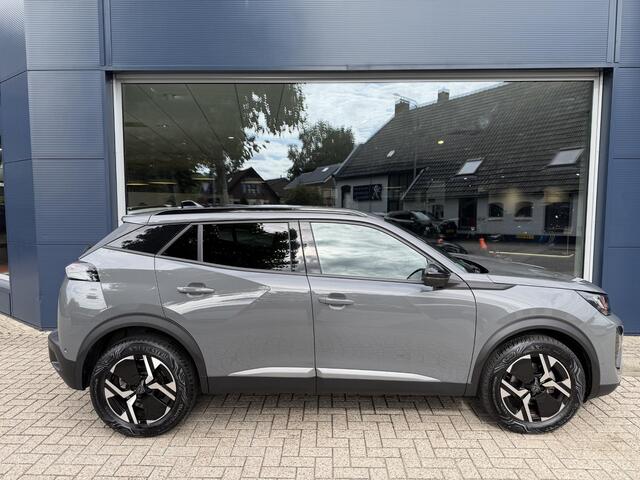 Peugeot 2008 1.2 Turbo 100 PK Allure | Trekhaak 1200 KG | 4 Seizoen banden | Navigatie via Telefoon | 360 Graden Camera | Climate Control | LED Verlichting | 17" Lichtmetalen Velgen | Hoge Zitpositie | Half Lederen Bekleding | Dode hoekbewaking | Adaptive Cruise Contr