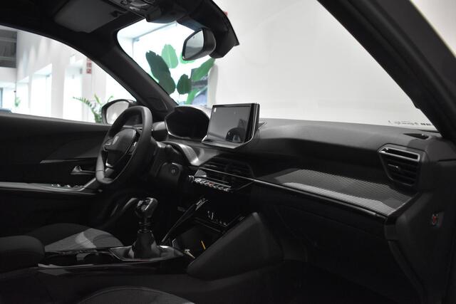 Peugeot 2008 1.2 100PK Allure | Climate Control | Full Map Navigatie | Apple Carplay / Android Auto | Camera | Parkeersensoren | Bekleding Half Leder | Direct uit Voorraad Leverbaar!