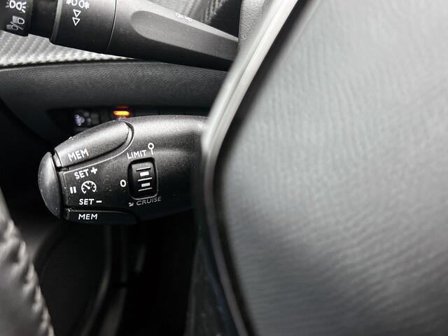 Peugeot 2008 1.2 PureTech Allure | Te Financieren v.a. ¤199,- P/M |