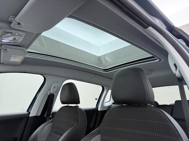Peugeot 2008 1.2 PureTech Allure | Panoramadak | Navigatie | Climate control | Parkeersensoren