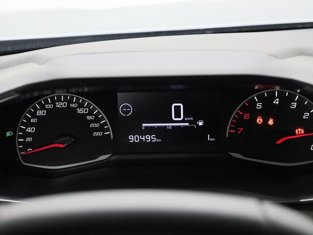 Peugeot 2008 1.2 PureTech Active Pack NAVIGATIE | APPLE CARPLAY | CAMERA | PDC | LMV | CRUISE | CLIMA | BLUETOOTH | 12 MAANDEN BOVAG GARANTIE |