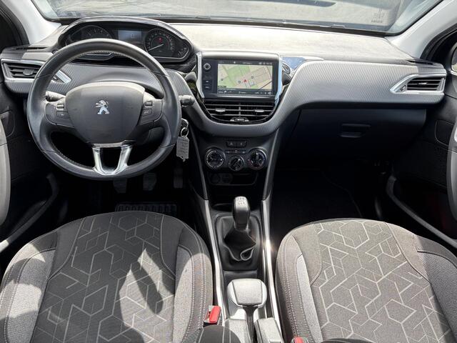 Peugeot 2008 1.2 PureTech Blue Lion D-riem vv in 2024 l Pano l Navi l 110pk l Trekhaak l Carplay l Airco l Cruise l Pdc l Recent beurt gehad l N.A.P l Apk tot 01-2027
