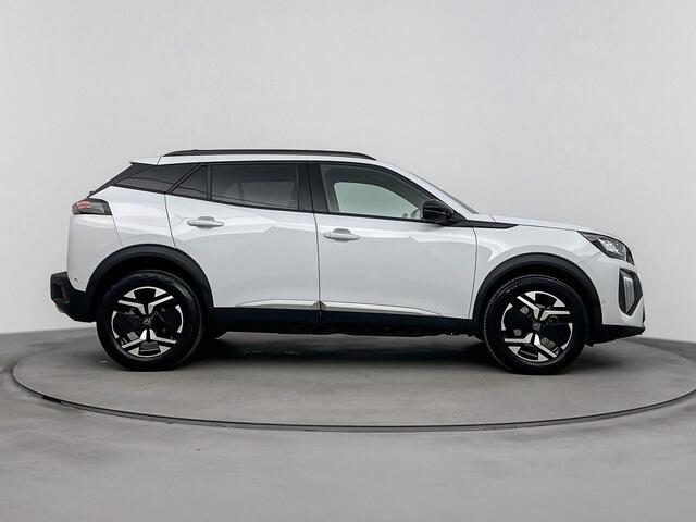 Peugeot 2008 1.2 Hybrid 145 Allure | Dodehoek detectie | Camera | Navigatie | Nieuw model | Lichtmetalen velgen |